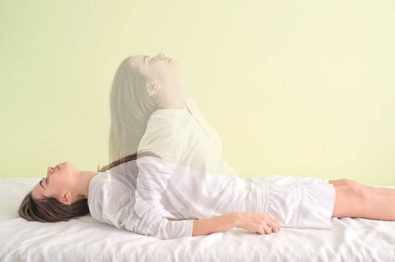 Woman having near-death experience leaves body