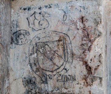 Cenacle graffiti showing coat of arms and bagel Cenacle graffiti showing coat of arms and bagel