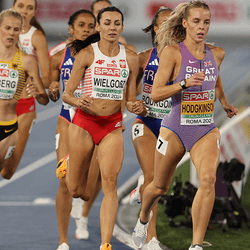 Runners, running anticlockwise.