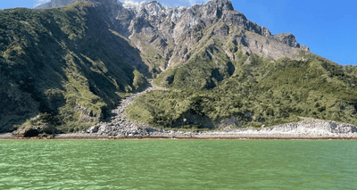 The waters off the Satsunan Archipelago, Kyushu may resemble those of the Earth 2.4 billion years ago, thanks to the ferric iron from nearby volcanic vents.