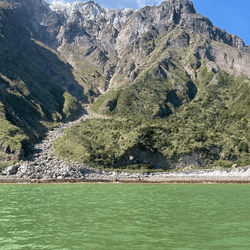 The waters off the Satsunan Archipelago, Kyushu may resemble those of the Earth 2.4 billion years ago, thanks to the ferric iron from nearby volcanic vents.